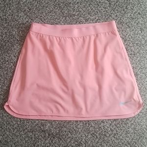 Nike coral skort size small